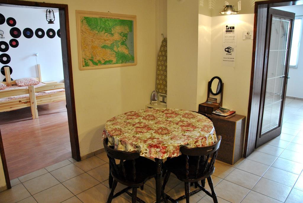 10 Coins Hostel & Tours Sofia Exterior photo