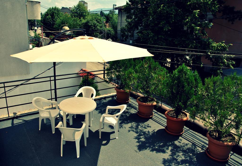 10 Coins Hostel & Tours Sofia Exterior photo